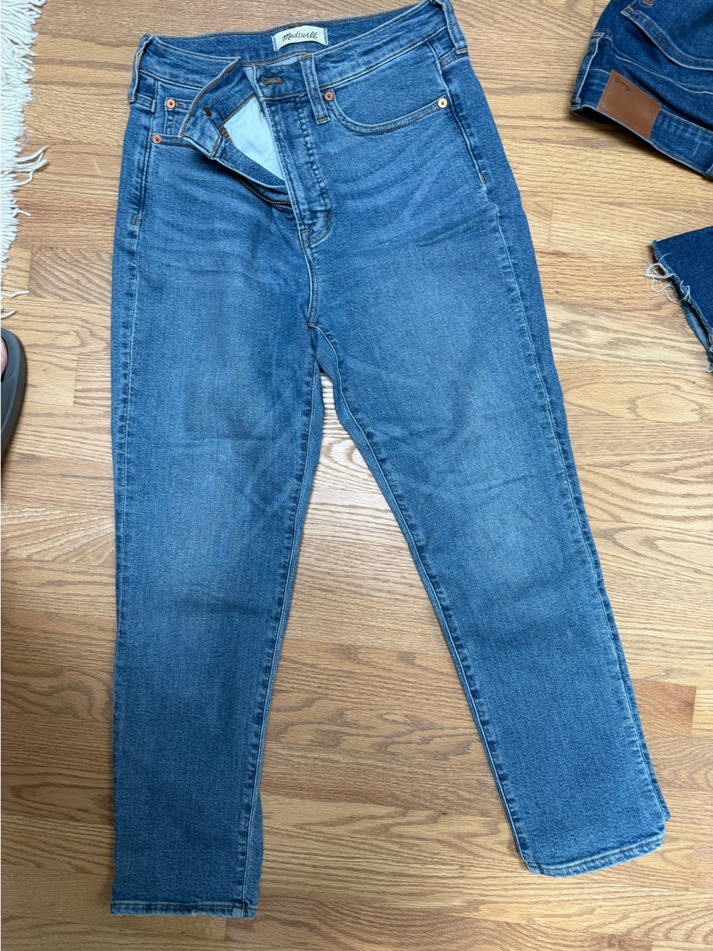 Madewell perfect vintage straight leg jean, size 26